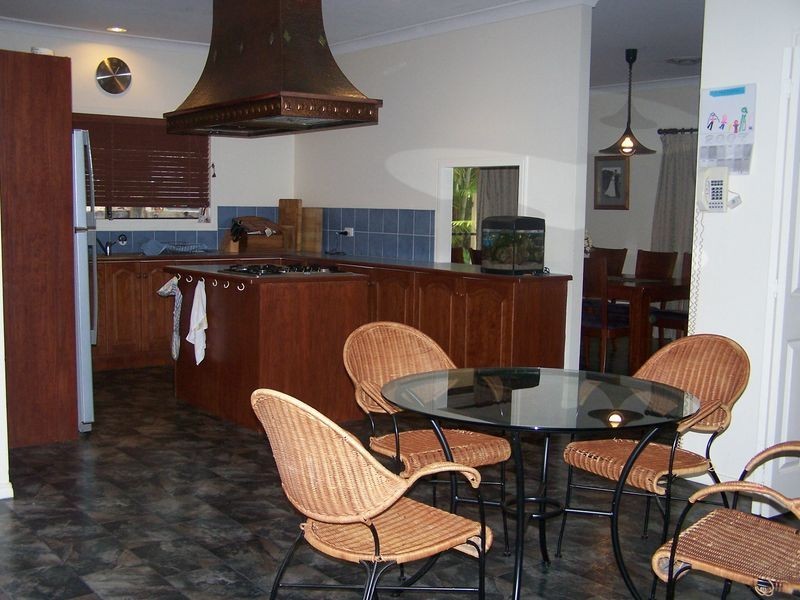 17 Sylvania Street, Wellington Point QLD 4160