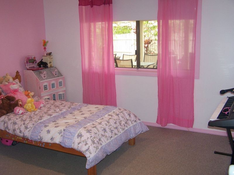 17 Sylvania Street, Wellington Point QLD 4160