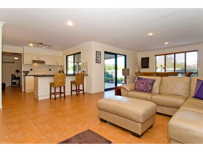10 Mallan Terrace, Birkdale QLD 4159