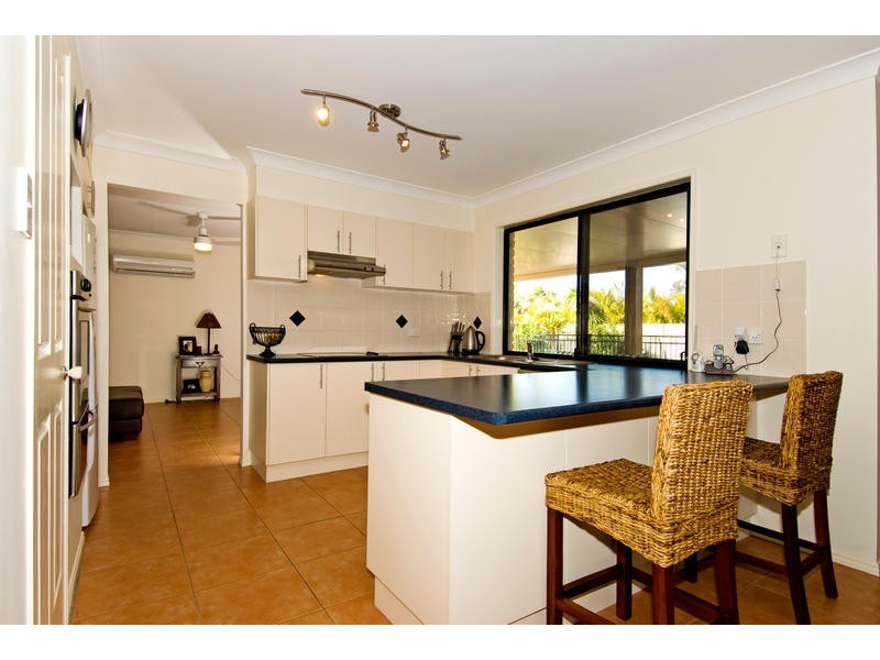 10 Mallan Terrace, Birkdale QLD 4159