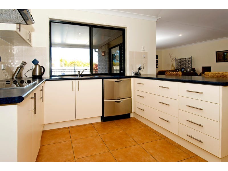 10 Mallan Terrace, Birkdale QLD 4159