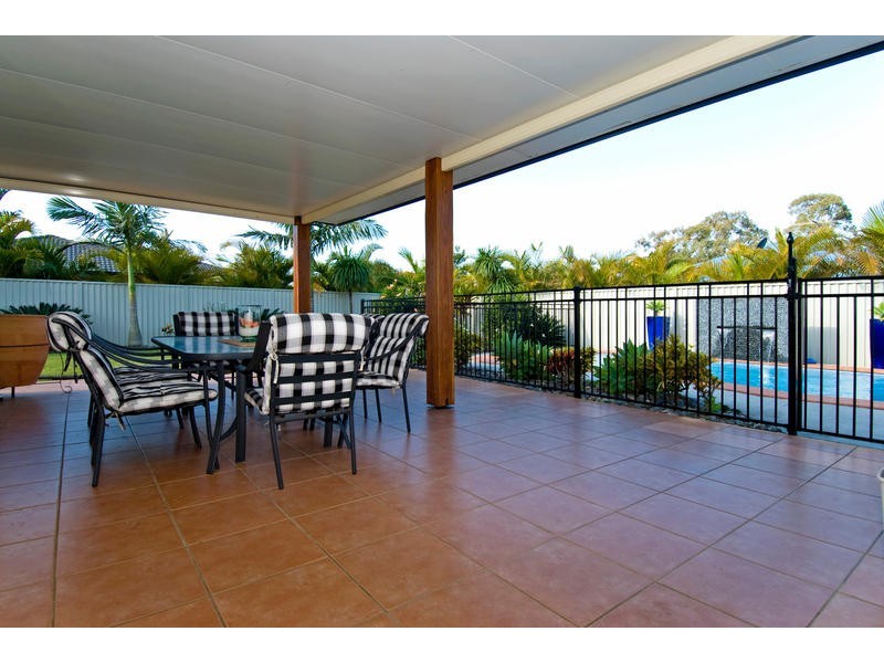 10 Mallan Terrace, Birkdale QLD 4159