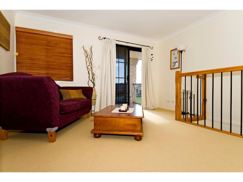 10 Mallan Terrace, Birkdale QLD 4159