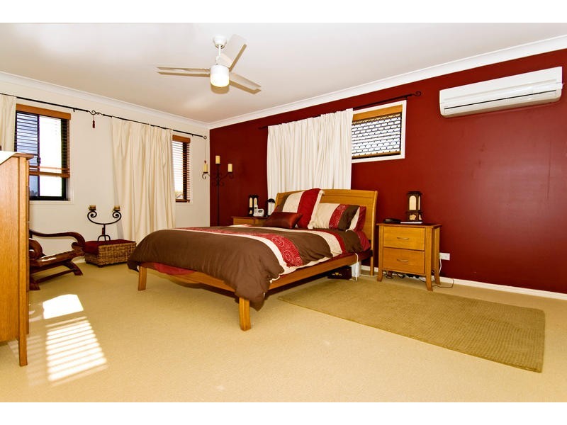 10 Mallan Terrace, Birkdale QLD 4159