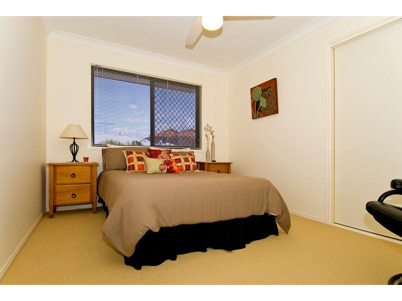 10 Mallan Terrace, Birkdale QLD 4159