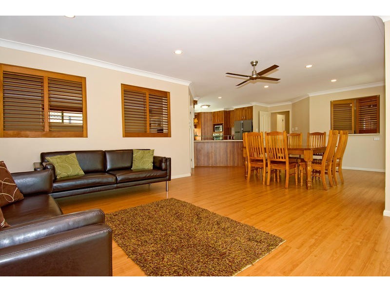 15 Joy Place, Wakerley QLD 4154