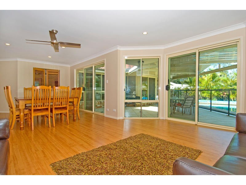 15 Joy Place, Wakerley QLD 4154