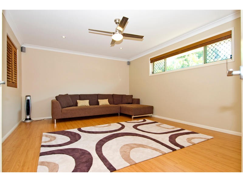 15 Joy Place, Wakerley QLD 4154