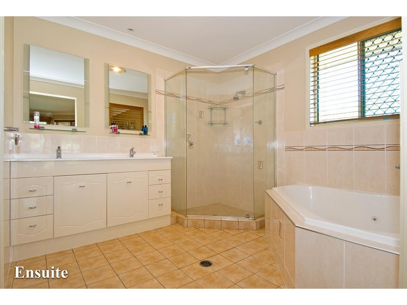 15 Joy Place, Wakerley QLD 4154