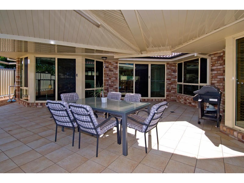 15 Joy Place, Wakerley QLD 4154