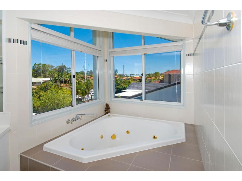 27 Mako Avenue, Birkdale QLD 4159