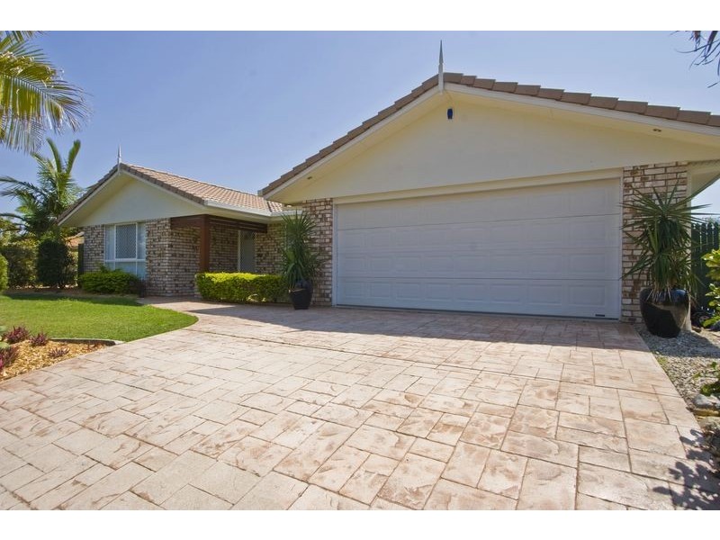 7 Chesterfield Crescent, Wellington Point QLD 4160