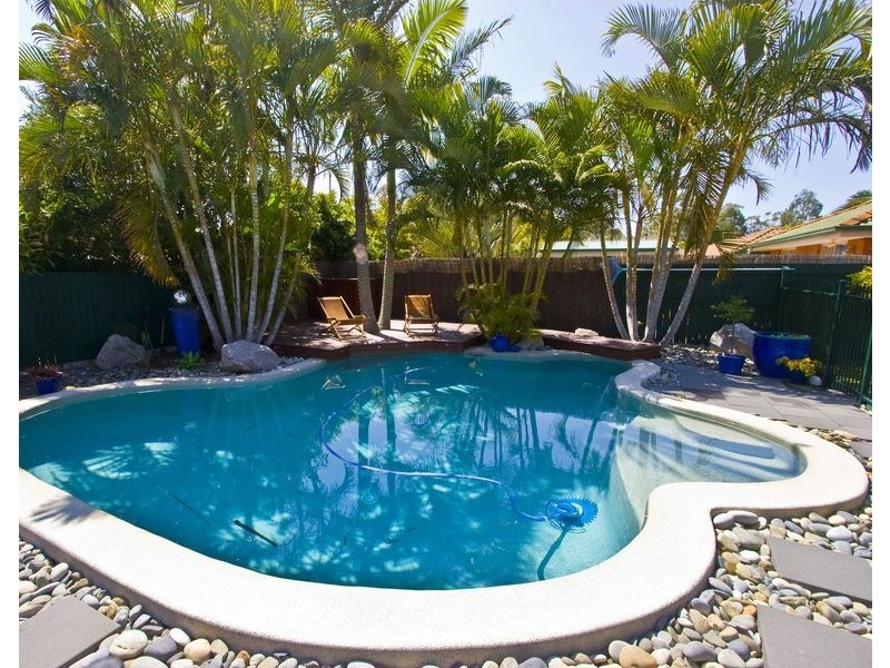 7 Chesterfield Crescent, Wellington Point QLD 4160