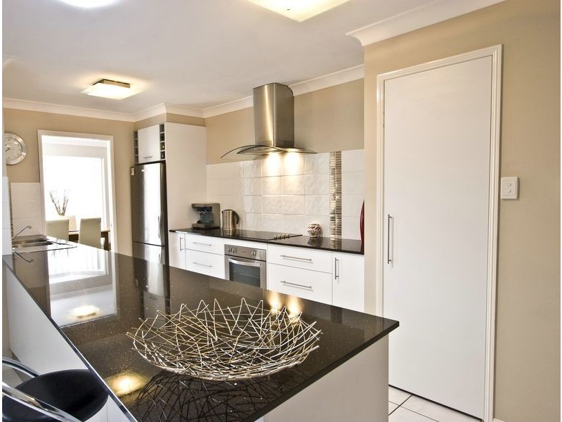 7 Chesterfield Crescent, Wellington Point QLD 4160