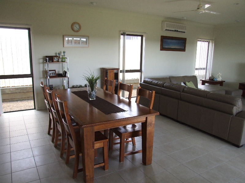 15 Hawksbury Crescent, Wakerley QLD 4154