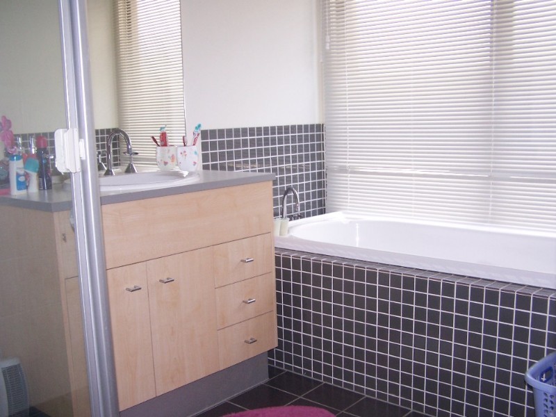 15 Hawksbury Crescent, Wakerley QLD 4154