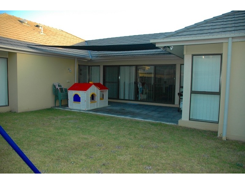 15 Hawksbury Crescent, Wakerley QLD 4154