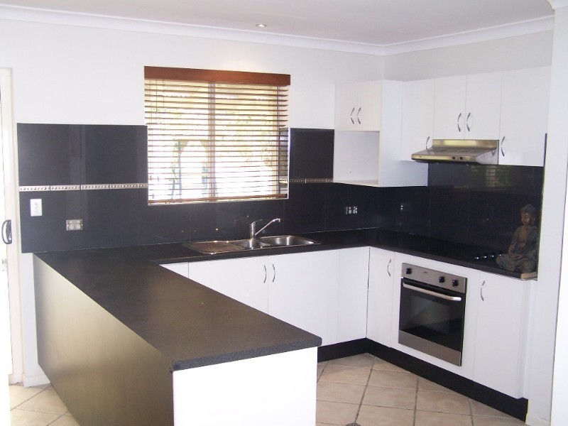 16 Ruth Street, Birkdale QLD 4159