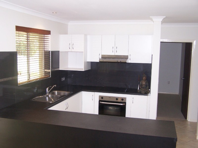 16 Ruth Street, Birkdale QLD 4159