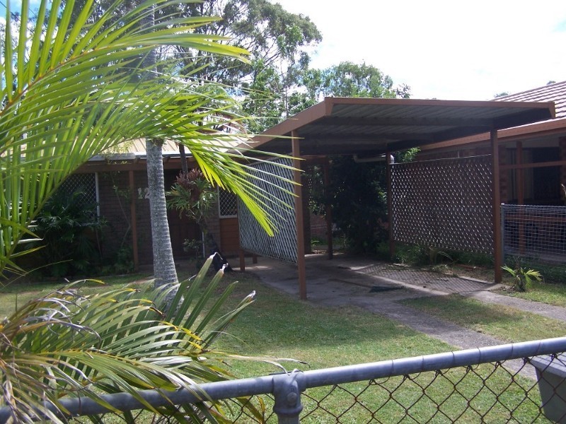 12 Hugh Street, Thorneside QLD 4158