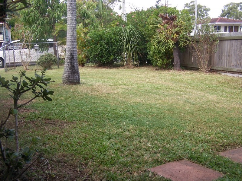12 Hugh Street, Thorneside QLD 4158