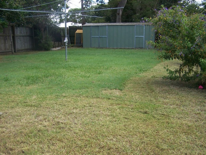 12 Hugh Street, Thorneside QLD 4158