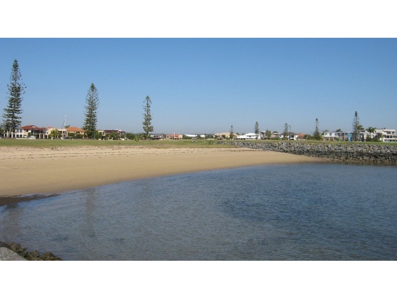 32 Little Shore Street, Cleveland QLD 4163