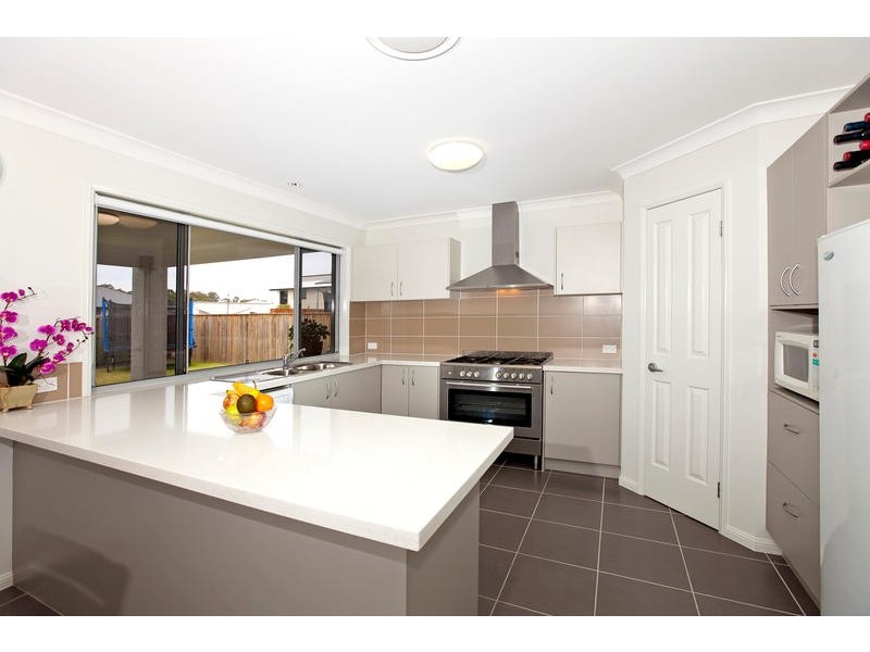 38 Red Gum Crescent, Wakerley QLD 4154