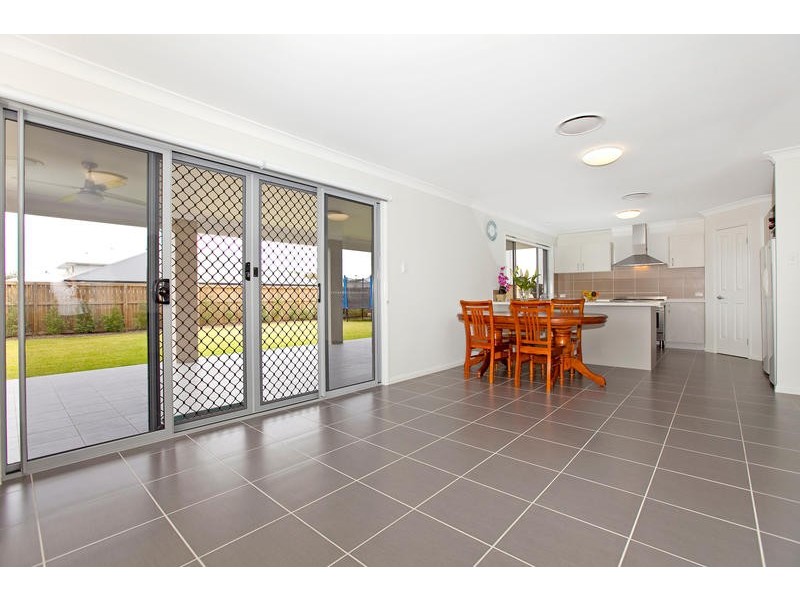 38 Red Gum Crescent, Wakerley QLD 4154