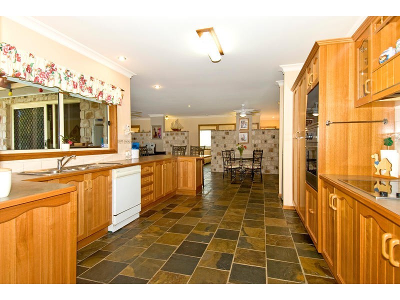 18 Queensbury Court, Wellington Point QLD 4160