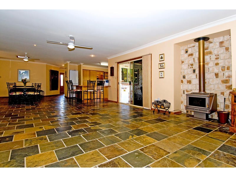 18 Queensbury Court, Wellington Point QLD 4160