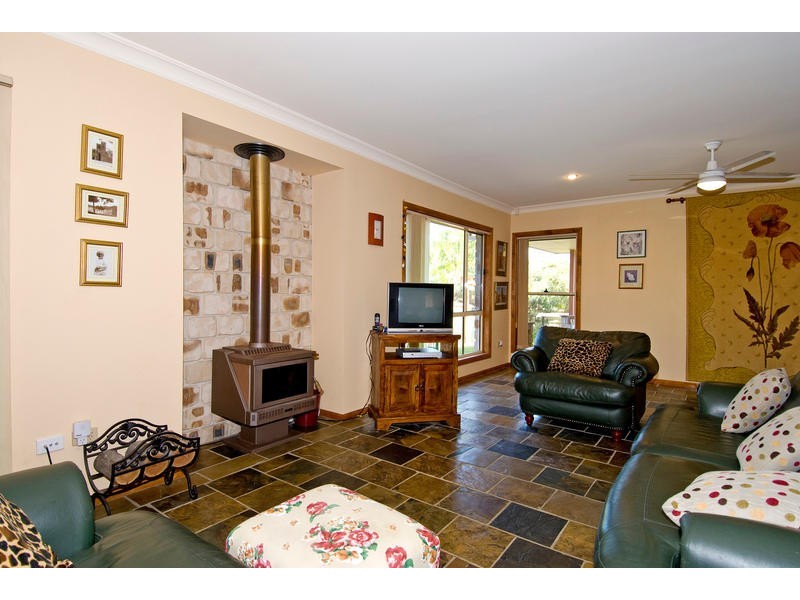 18 Queensbury Court, Wellington Point QLD 4160