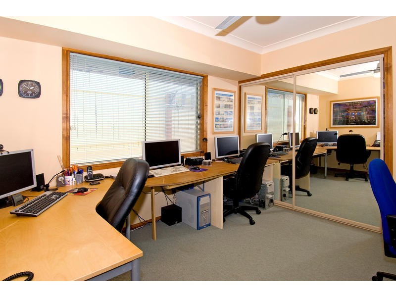 18 Queensbury Court, Wellington Point QLD 4160