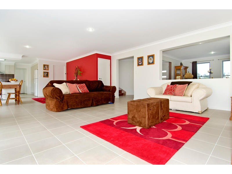 10 Lachlan Drive, Wakerley QLD 4154