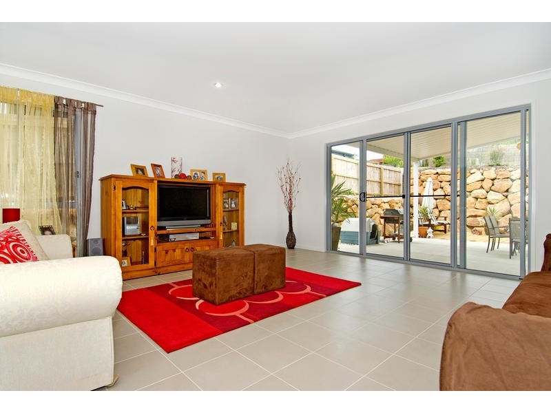 10 Lachlan Drive, Wakerley QLD 4154