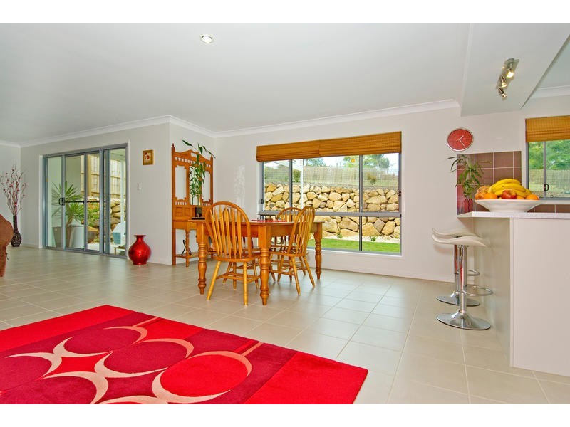 10 Lachlan Drive, Wakerley QLD 4154