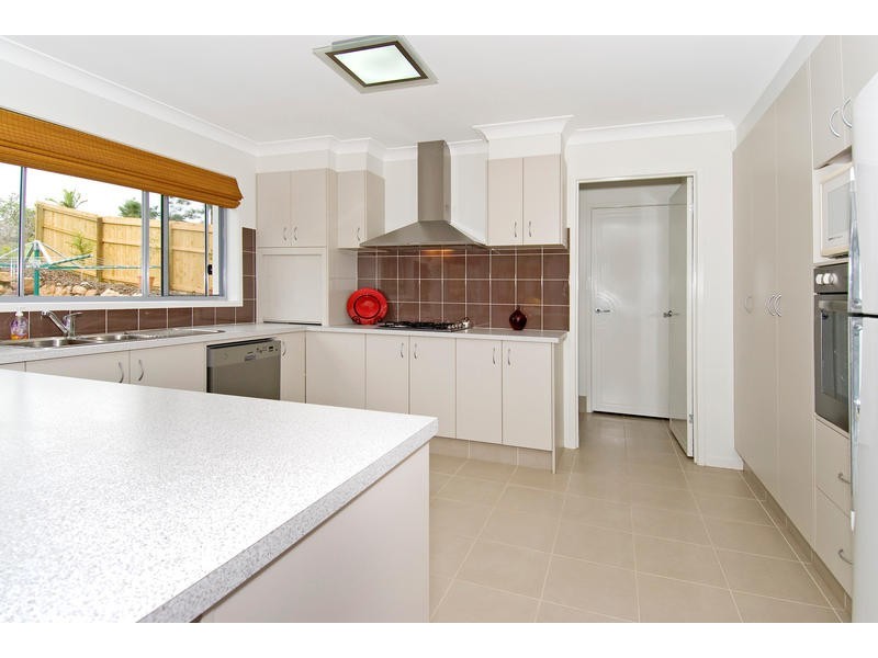 10 Lachlan Drive, Wakerley QLD 4154