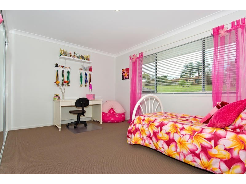 10 Lachlan Drive, Wakerley QLD 4154
