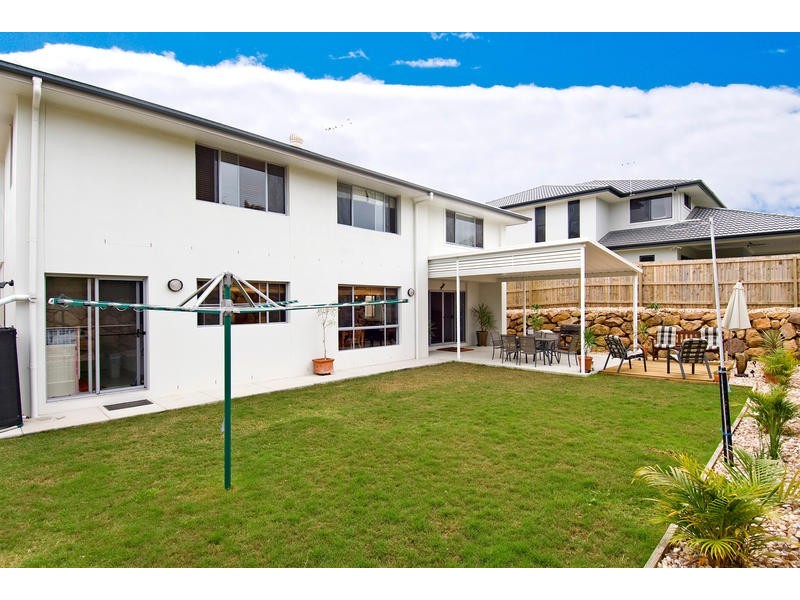 10 Lachlan Drive, Wakerley QLD 4154