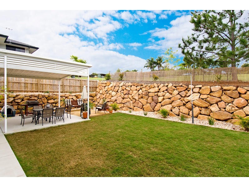 10 Lachlan Drive, Wakerley QLD 4154