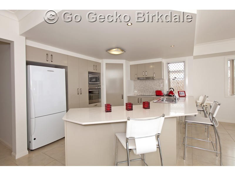 11 Hillcrest Street, Wellington Point QLD 4160