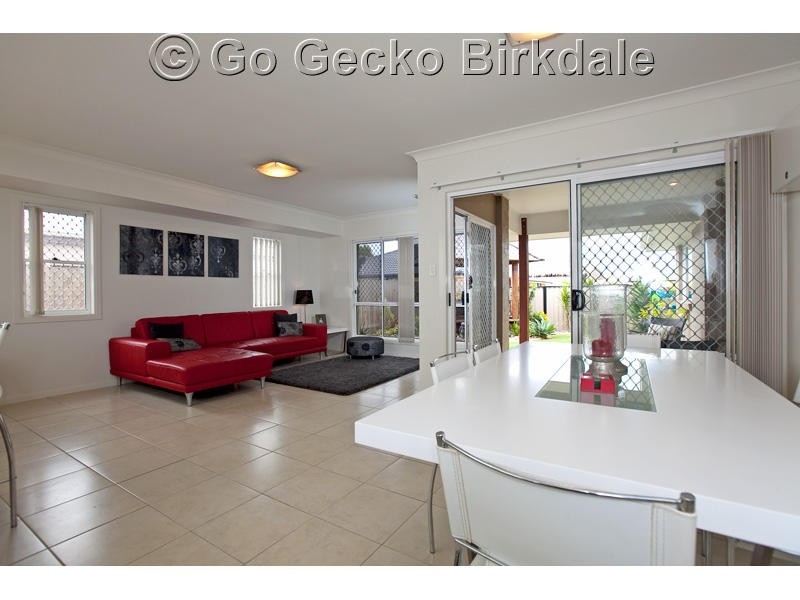 11 Hillcrest Street, Wellington Point QLD 4160