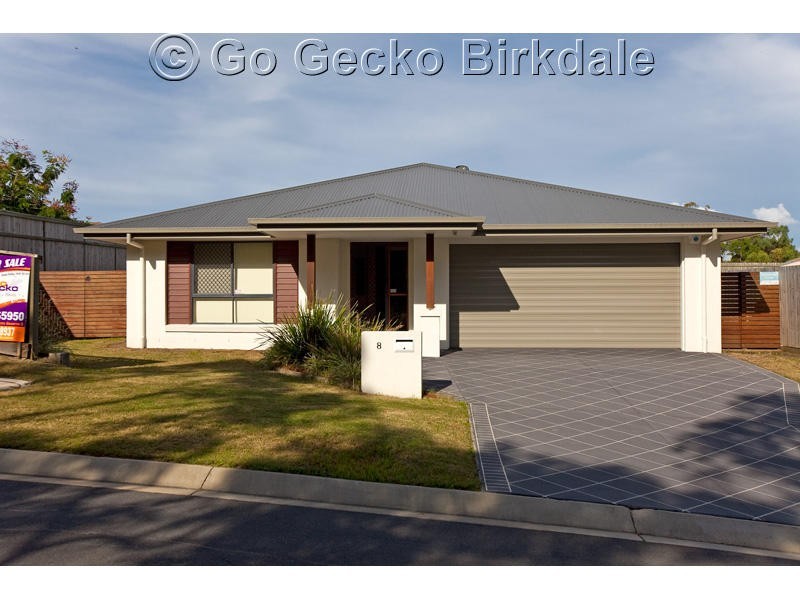 8 Dundee Crescent, Wakerley QLD 4154