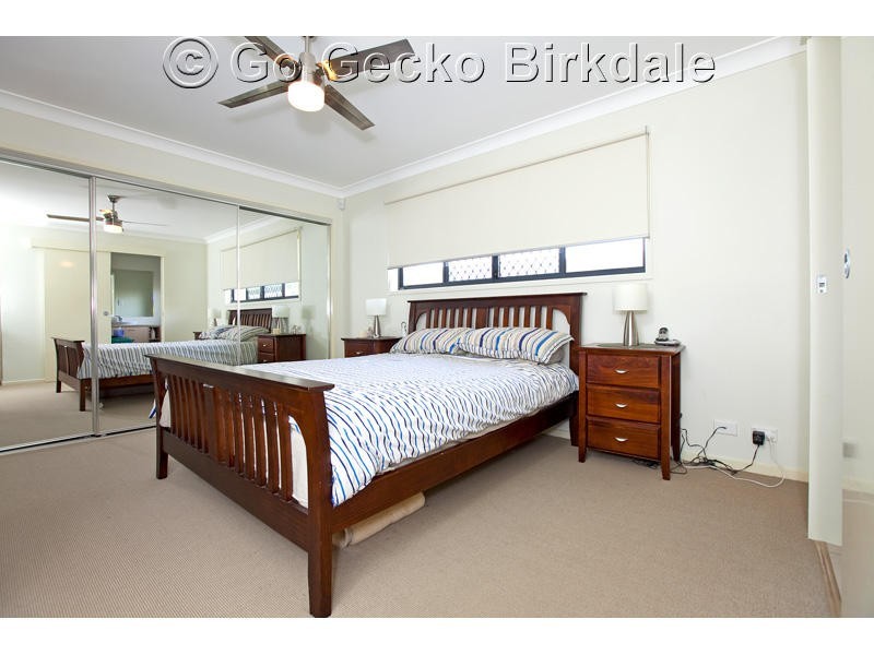 8 Dundee Crescent, Wakerley QLD 4154