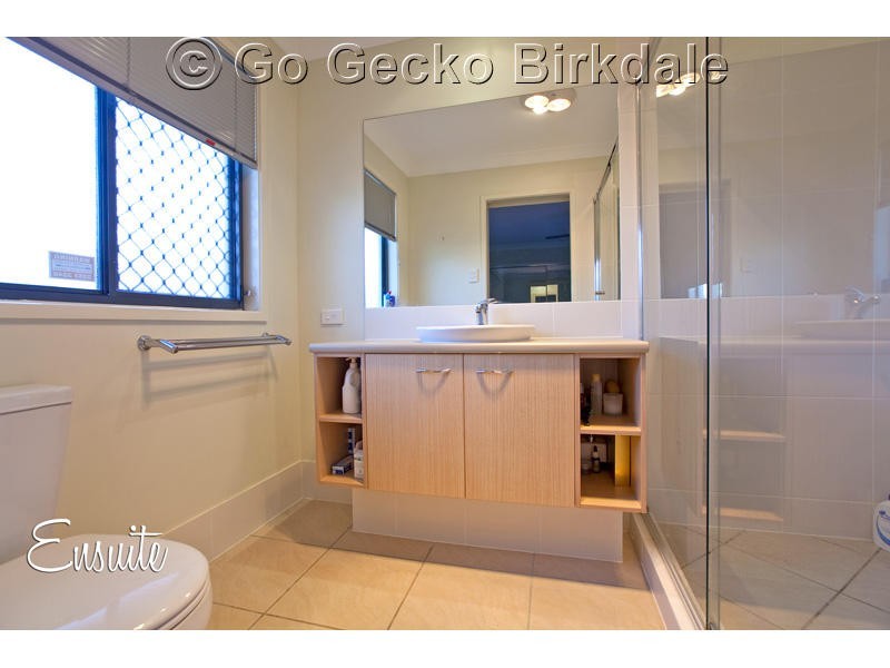 8 Dundee Crescent, Wakerley QLD 4154