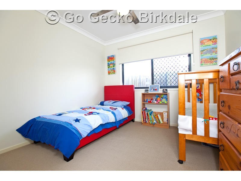 8 Dundee Crescent, Wakerley QLD 4154