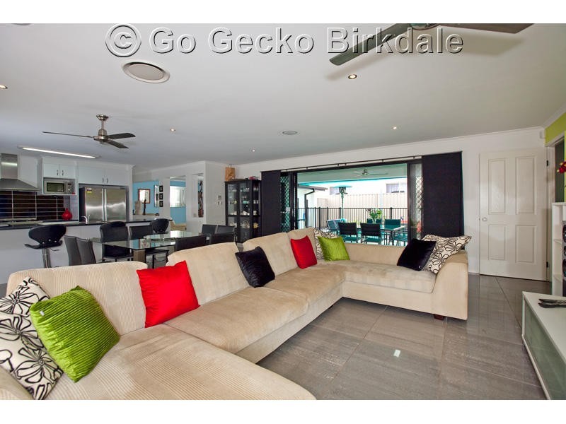 42 Lachlan Drive, Wakerley QLD 4154