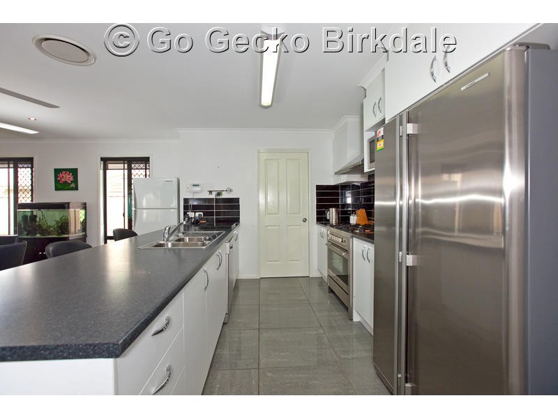 42 Lachlan Drive, Wakerley QLD 4154