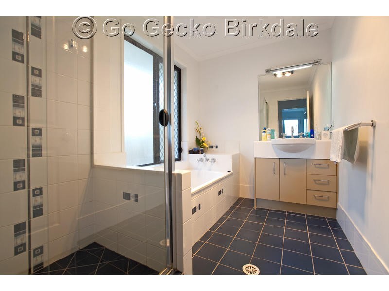 42 Lachlan Drive, Wakerley QLD 4154