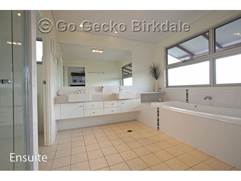 8 Habitat Drive, Wakerley QLD 4154